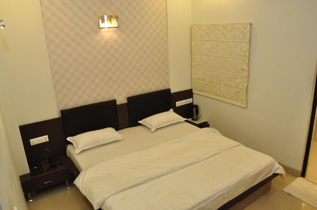 Hotel The Kamta Агра Экстерьер фото
