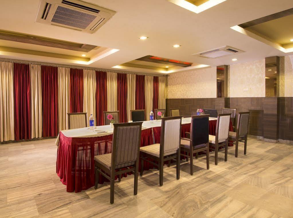 Hotel The Kamta Агра Экстерьер фото